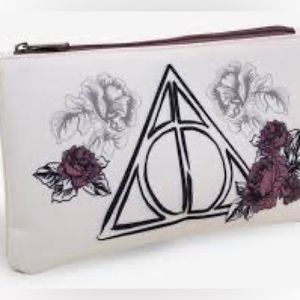 Lounge fly, deathly hallows, Harry Potter, toiletries bag